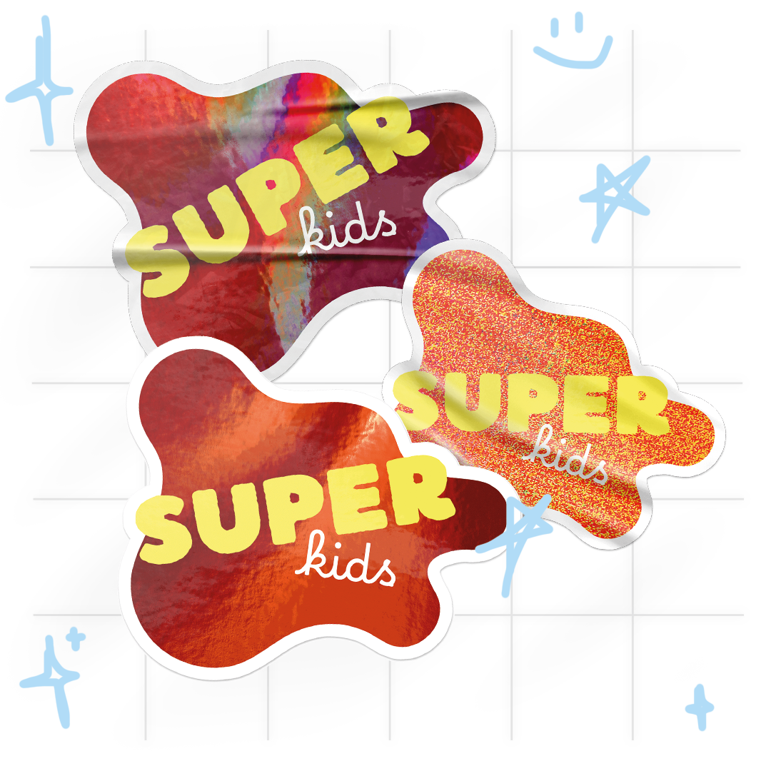 Klickformade "Super Kids"-klistermärken i holografisk och glittrig finish för Super Kids Paris